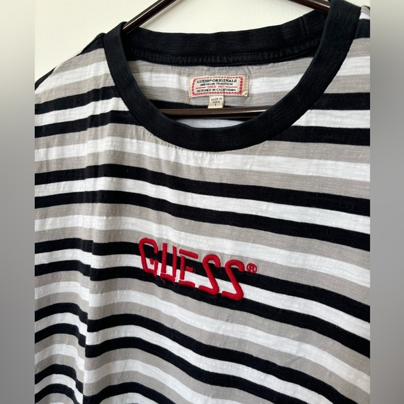 🎉4/30$🎉 Guess Black & White Striped Shirt – Size Large 👕 - Picture 2 of 4